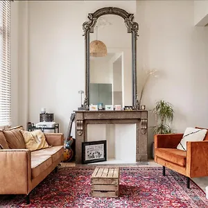 https://gezellig-gerenoveerd-herenhuis-in-het-centrum-antwerp.brusselshotelsbook.com