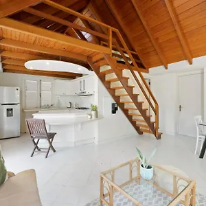 https://villa-landhuis-vredenberg.comcaribbean.com